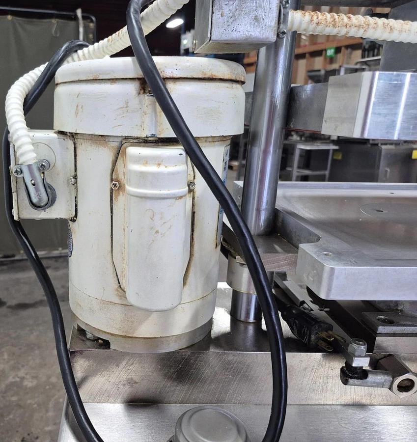 Used Comtec 2200 semi automatic pie press with 11" die set Pie Crust Dough Pumkin