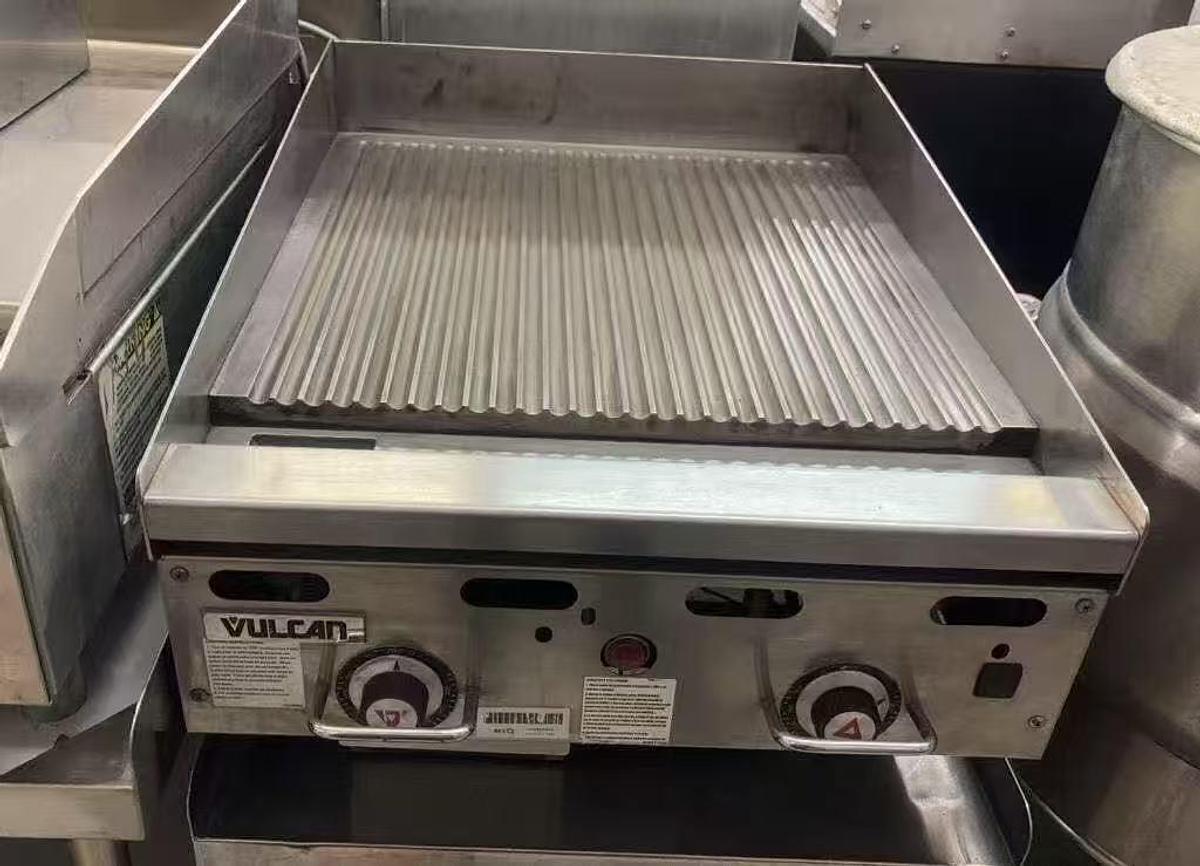Used Vulcan grooved grill gas