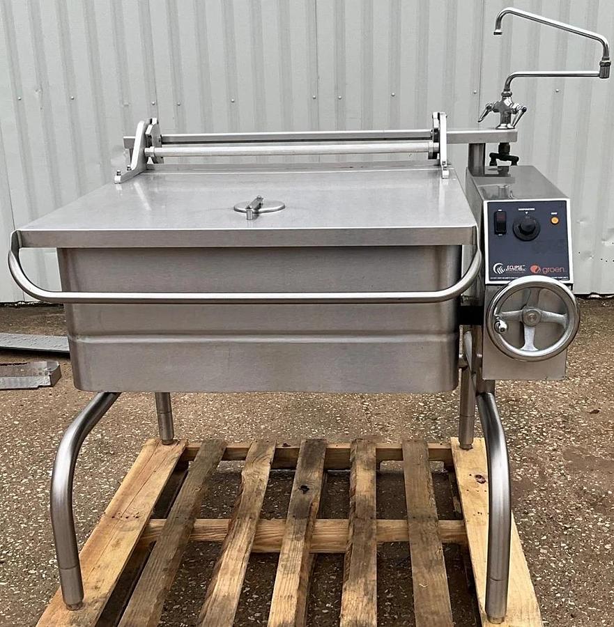Used Groen 40 gallon electric tilt skillet