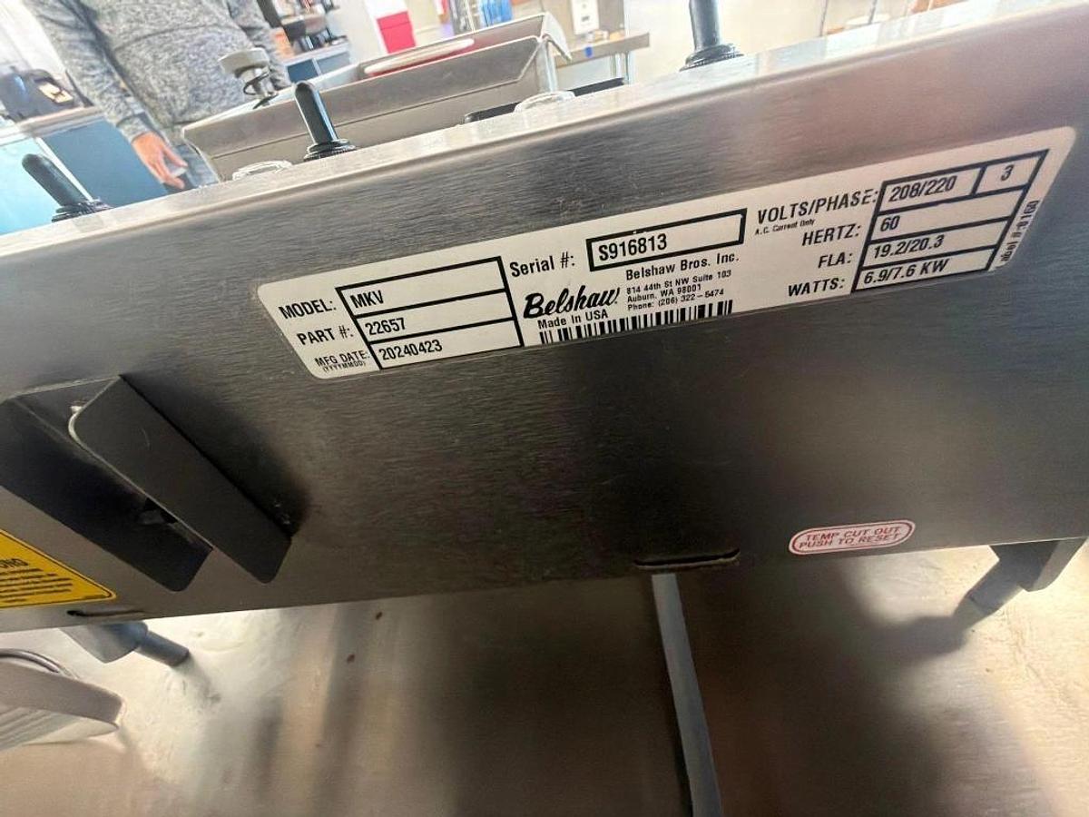 Used Belshaw Donut Robot Mark V Complete Automatic Donut Fryer System - fry and grease filtration machine