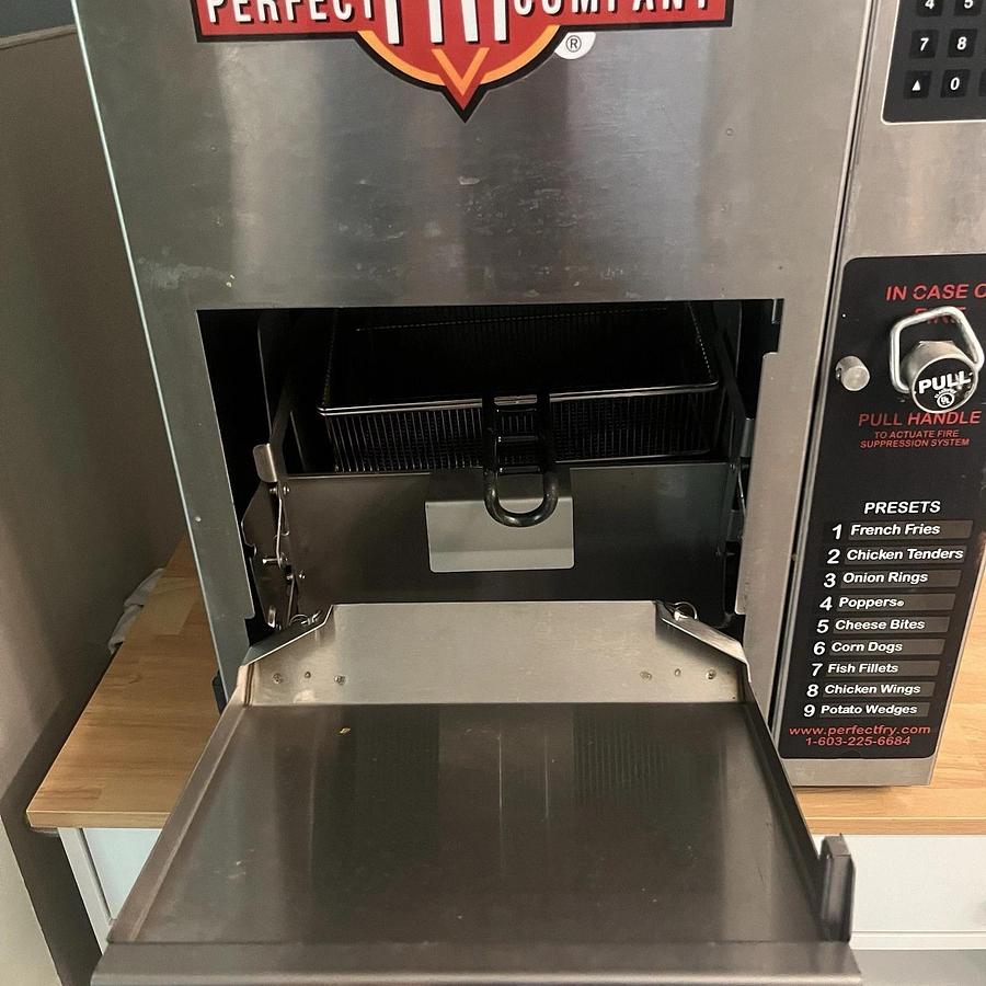 Refurbished Perfect Fry PFC570 Fully Automatic Ventless Deep Fryer - excellent condition