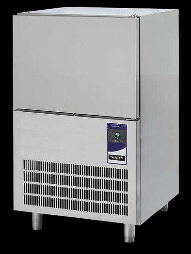  Trento 32″ Floor Model Blast Chiller with 6-Tray Capacity – 1.2 HP, 220 V, 1 Phase