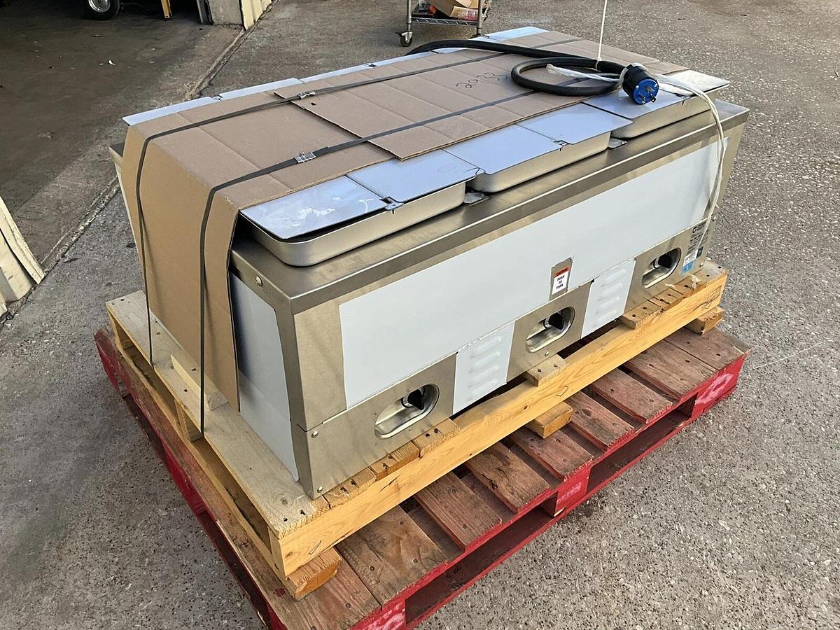 Used 2023 Crown Verity 3 pan steam Hot dog Steam table CV3WHS 240Volts 1 Phase - BRAND NEW CLEARANCE ITEM