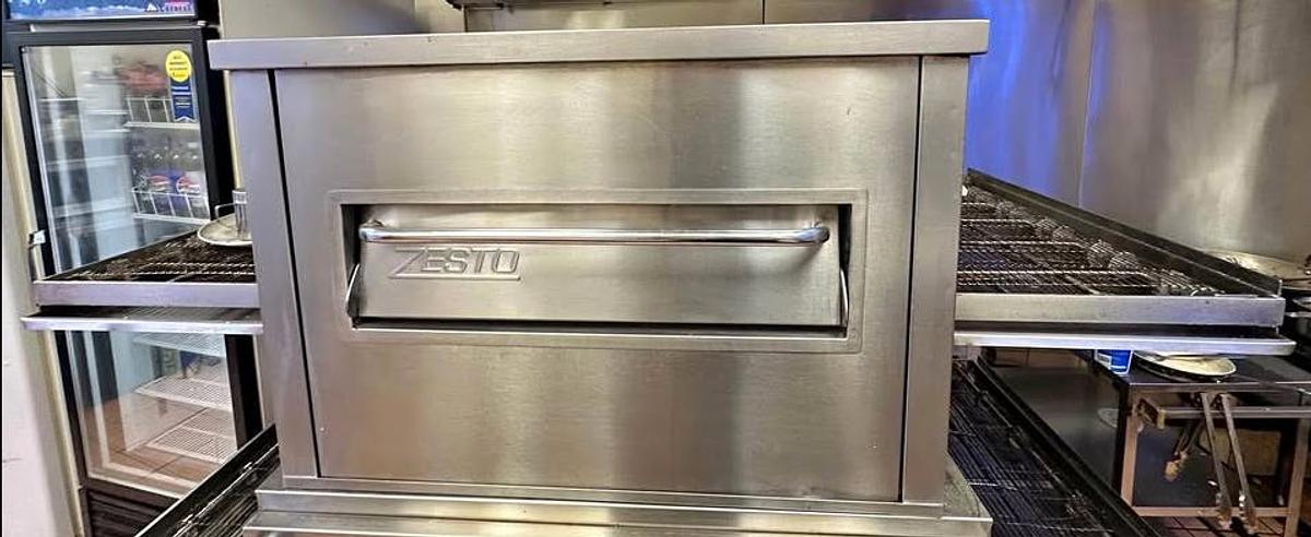 Used Zesto conveyor Pizza Oven