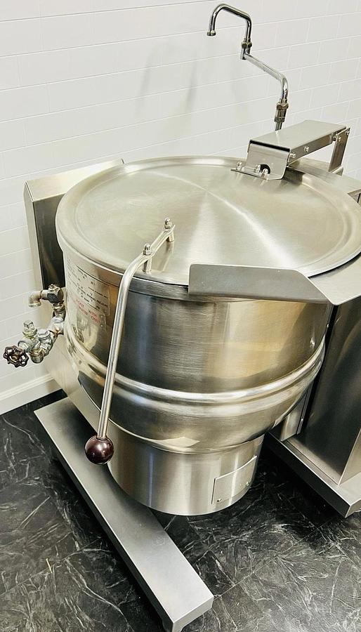 Used Groen DH/20 20 Gallon Steam Jacketed Tilting Kettle - Tilt - Natural Gas