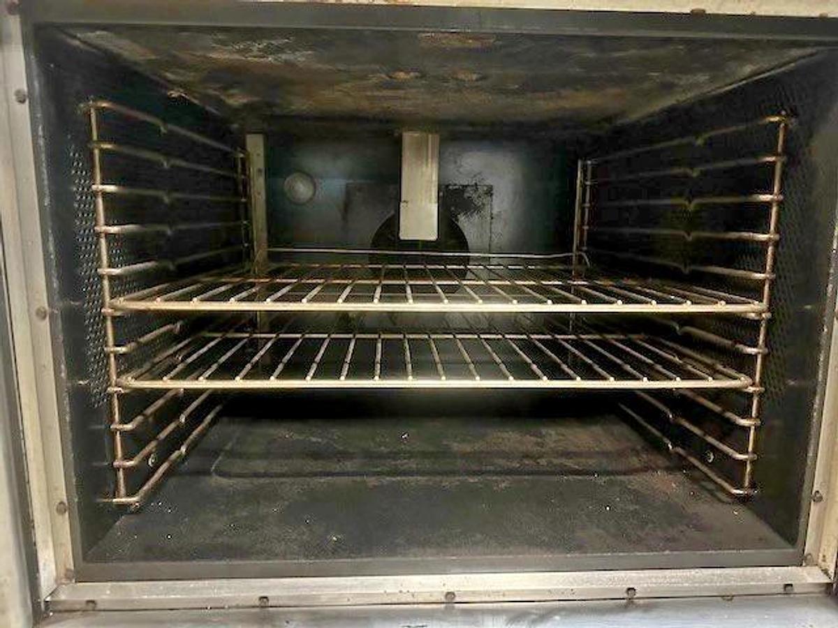 Used VULCAN SG1010T" COMMERCIAL N GAS DOUBLE STACK CONVECTION OVEN 