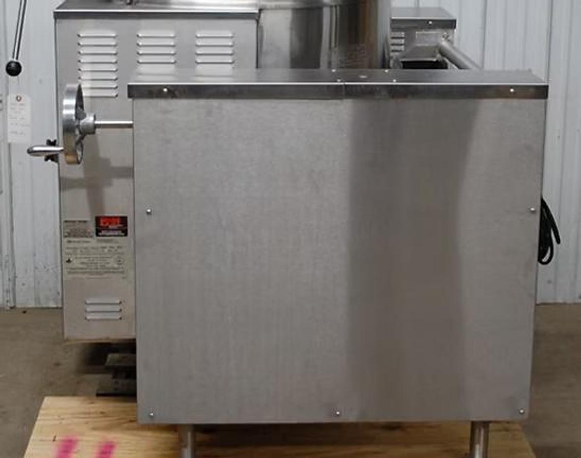 Used Market Forge FT-40GL Natural Gas 40 Gallon Steam Jacketed Tilt Soup Ket