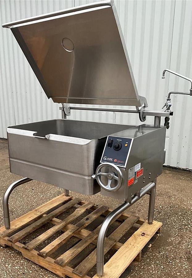Used Groen 40 gallon electric tilt skillet