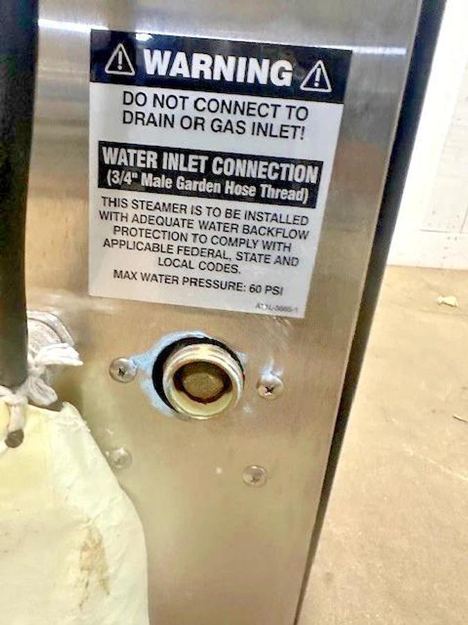 Used ACCUTEMP P61201E060 COUNTERTOP 60,000 BTU 6 PAN LP GAS BOILERLESS STEAMER