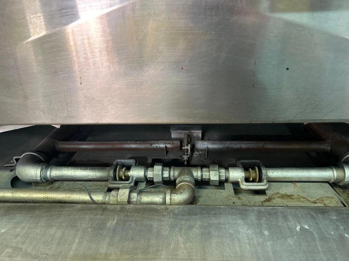 Used Bakers Pride Mdl. Y602 Double Stack Gas Deck Pizza Oven