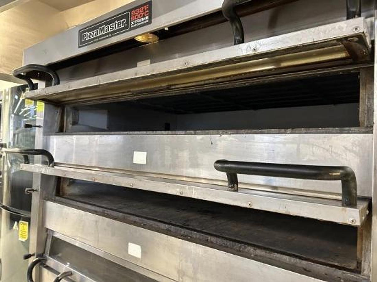 Used PIZZA MASTER 3-DECK ELECTRIC PIZZA OVEN