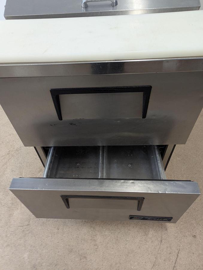 Used True TSSU-27-08D-2 28" Refrigerated Sandwich/Salad Prep Table W/Drawers