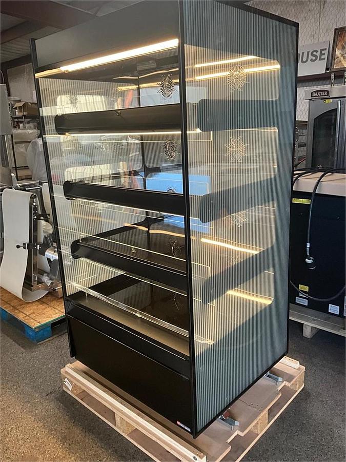 Used New Flexeserve Zone 4 heated display 1000 Square - 4 Available - BRAND NEW 