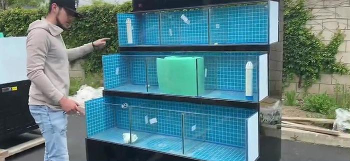 3 tier seafood tanks - crab - lobster - mussels -oysters etc. 9 compartments