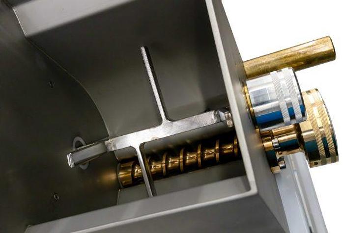 Trento 8.8 lb (4 kg) Heavy-Duty Pasta Machine Floor Model, 0.75 HP, 110 V