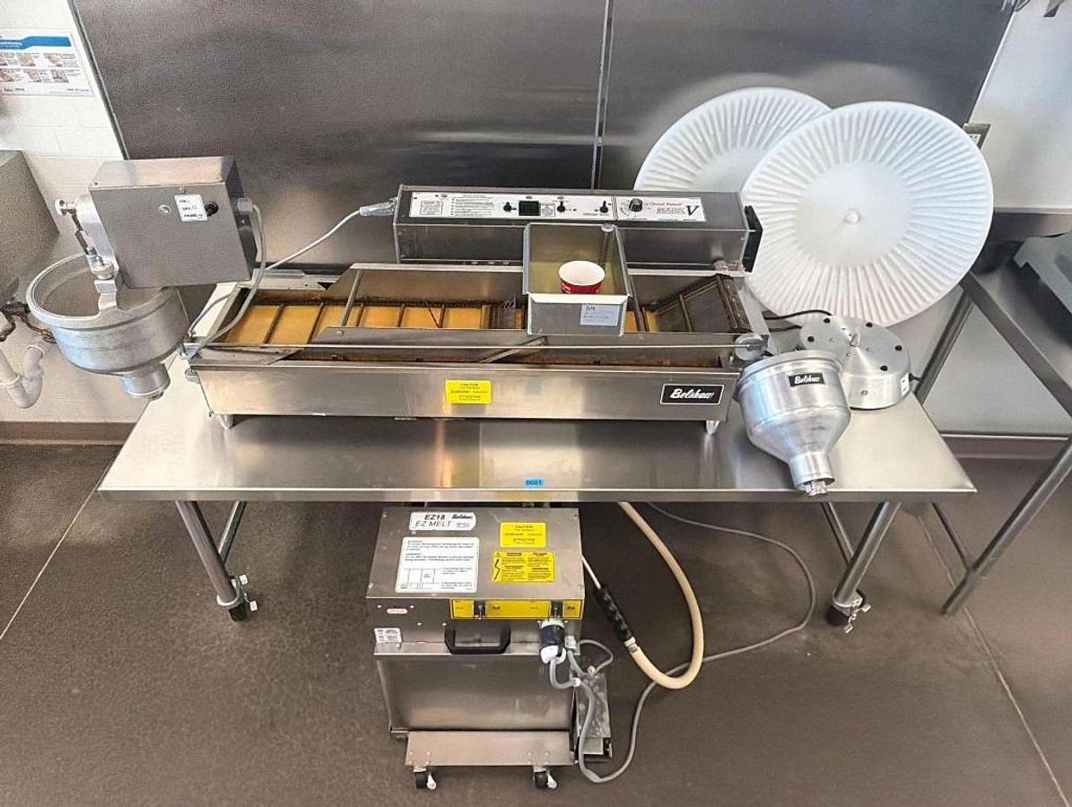 Used Belshaw Donut Robot Mark V Complete Automatic Donut Fryer System - fry and grease filtration machine