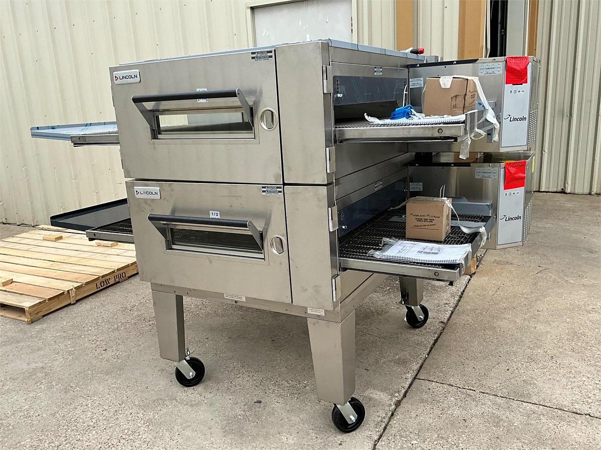 Used 2 stack Lincoln Impinger gas 1600 conveyor oven - NEAR NEW CONDITION