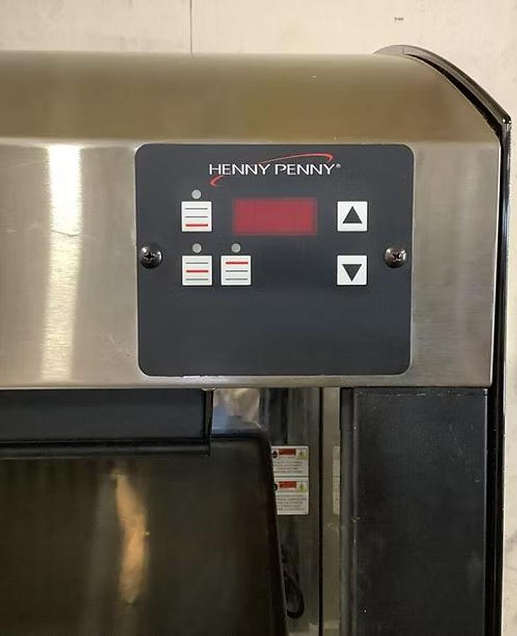 Used Henny Penny Heated Display Merchandiser
