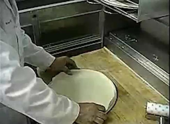 Doyon DL12SP Countertop 12" Dough Roller Sheeter, 250 Pieces/Hour - One Stage, H