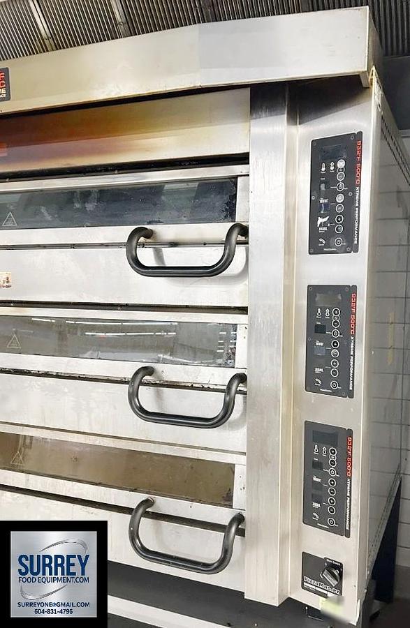 Used PIZZA MASTER 3 DECK ELECTRIC PIZZA OVEN