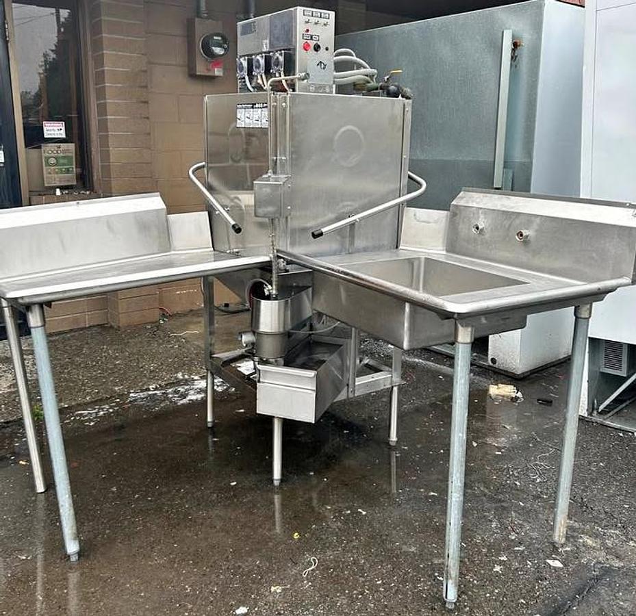Used ALMOST BRAND NEW COMPLETED COMMERCIAL DISWASHING MACHINE SET