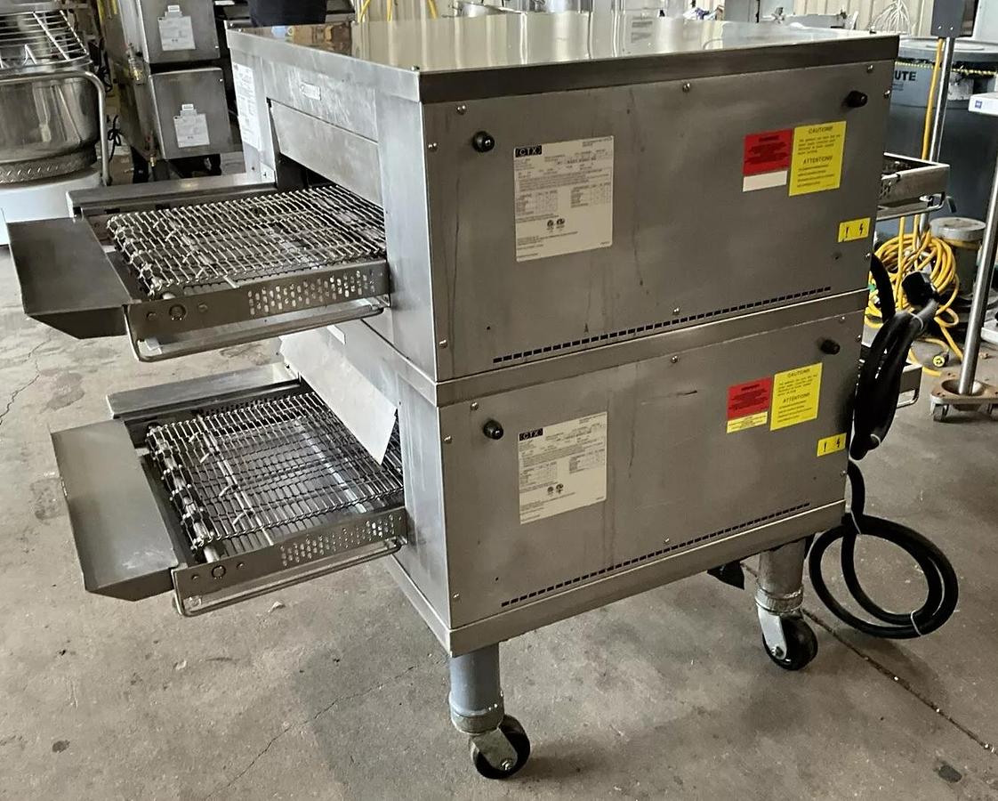 Used 2023 CTX Middleby Marshall DZ33T Infrared Radiant conveyor pizza double oven 