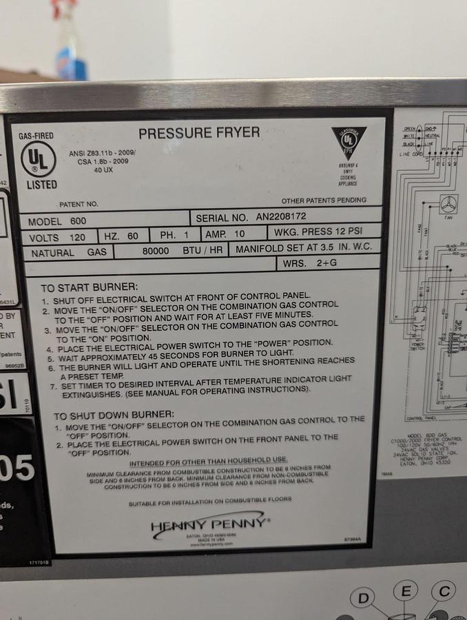 Used Henny Penny PFG600 Gas Pressure Fryer - 2 AVAILABLE - LIKE NEW CONDITION