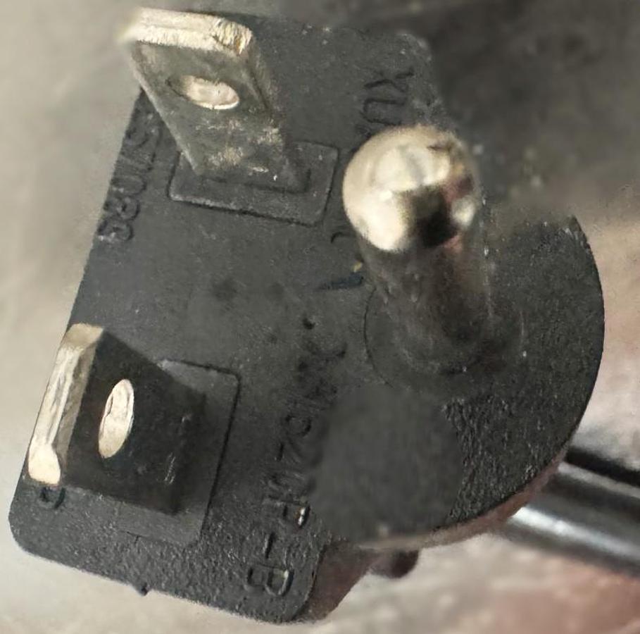 Refurbished Unox - Bakerlux Arianna Touch 208-240V Convection Oven with Top To Bottom Opening - XAFT-04HS-ETDV