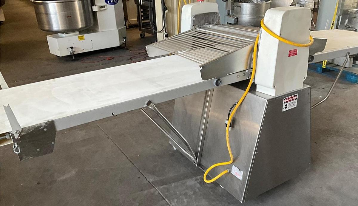 Used Rondo SFS611 butterfly laminator sheeter