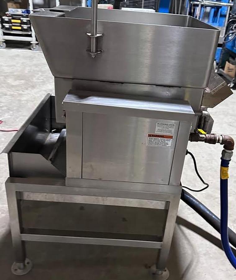 Used Crown GCTS-16 natural gas 16 gallon tilting skillet with stand