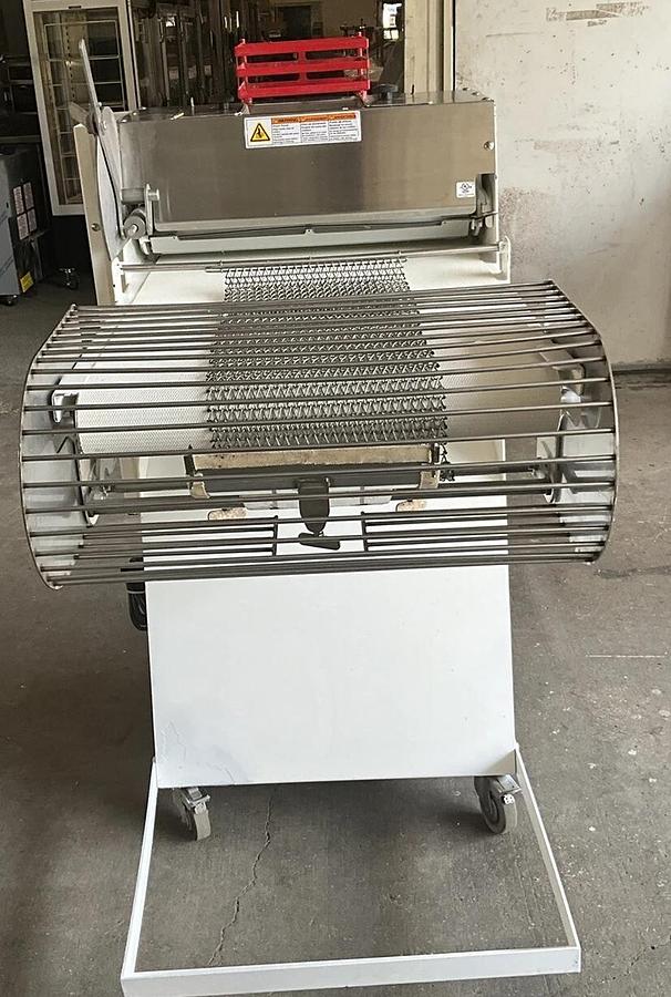 Used 2018 Bloemhof 860L Dough Sheeter Moulder French bread bakery Bolillo Petit Pain