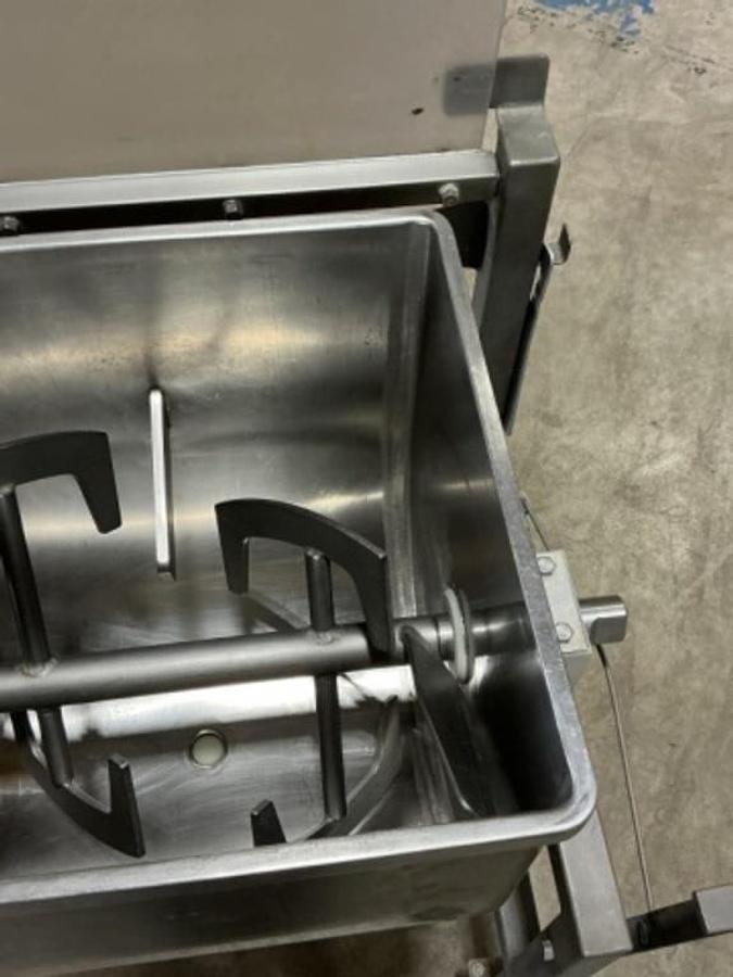 Used Clean Working Industrial Hollymatic HM-100 Mixer