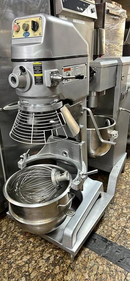 Used Globe dough mixer 30 qt