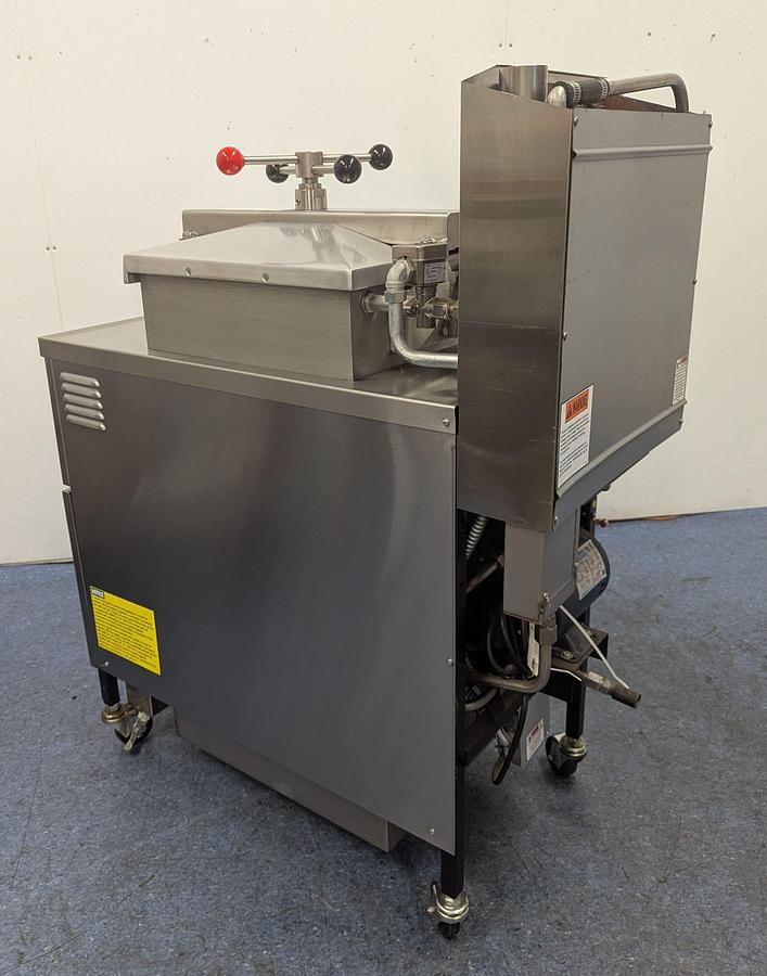 Used Henny Penny PFG600 Gas Pressure Fryer - 2 AVAILABLE - LIKE NEW CONDITION