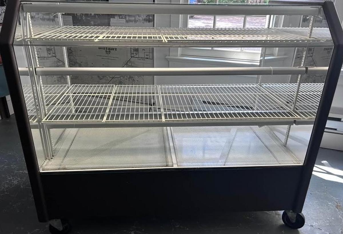 Used Dry Commercial Bakers Display Case