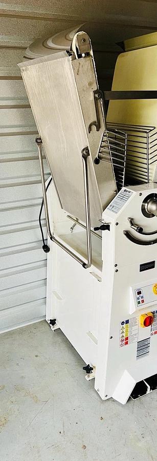 Used Doyon LMA620 Reversible Dough Sheeter - Floor Model