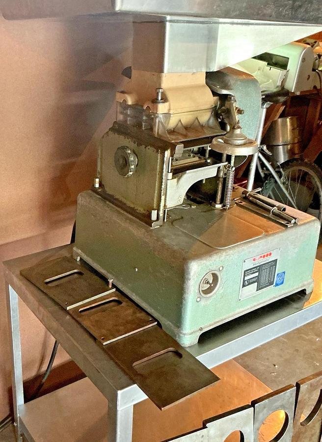 Used PATTY-O-MATIC 230A COMMERCIAL HEAVY DUTY AUTOMATIC PATTY FORMING MACHINE