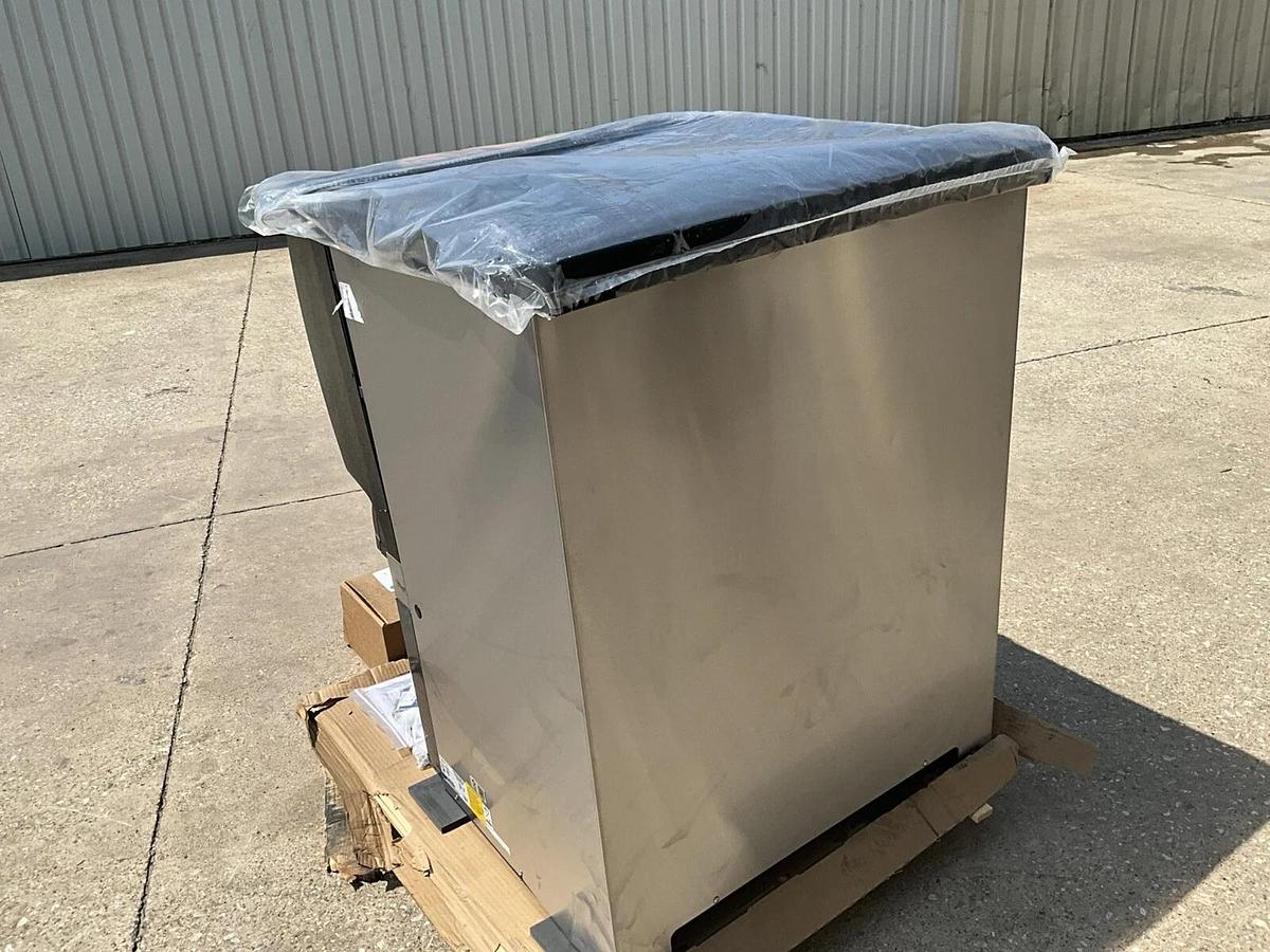 2024 Cornelius IDC255 Fountain Drink Ice Beverage Dispenser w/ 8 Valves K - SPECIAL CLEARANCE