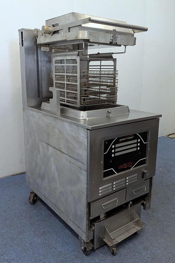 Used Henny Penny Velocity Series Pressure Fryer