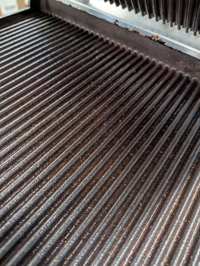 Used Waring WPG250TC Grooved Top & Bottom Panini Sandwich Grill