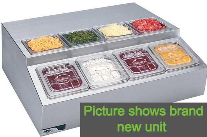 Refurbished Counter top refrigerated table - hold 8 insert pans - 