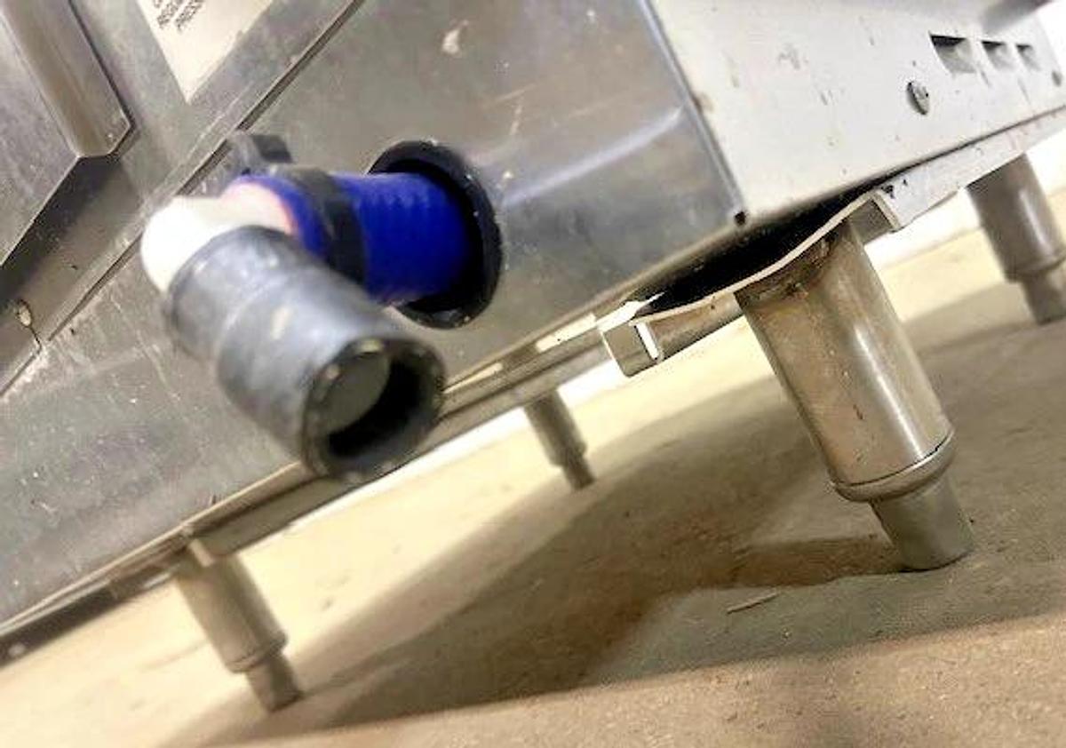 Used ACCUTEMP P61201E060 COUNTERTOP 60,000 BTU 6 PAN LP GAS BOILERLESS STEAMER