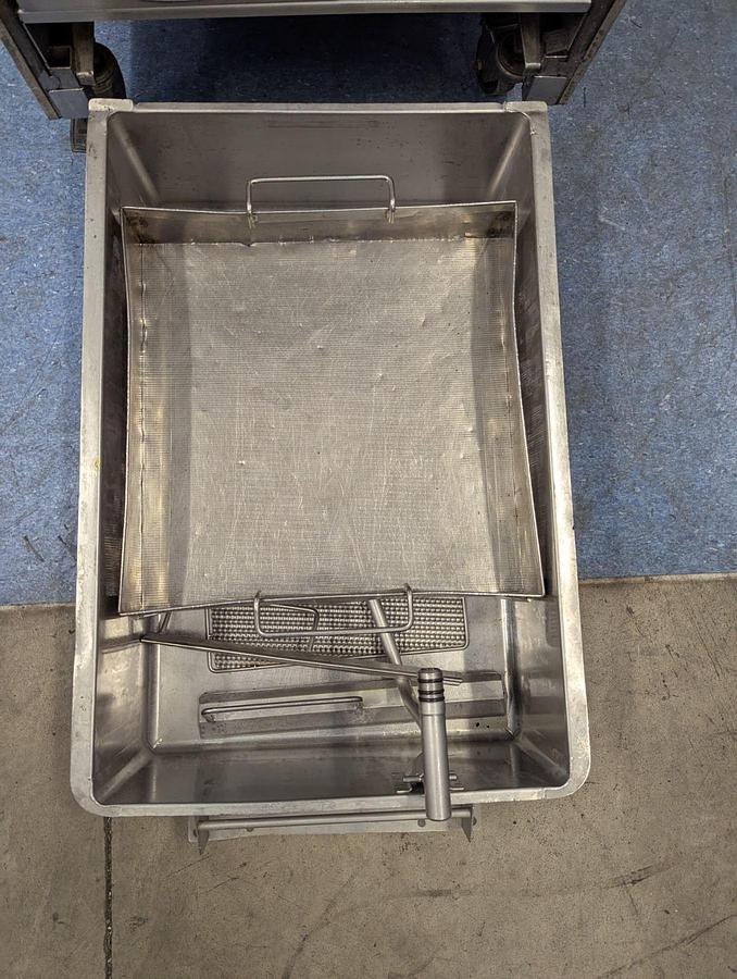 Used Henny Penny Velocity Series Pressure Fryer