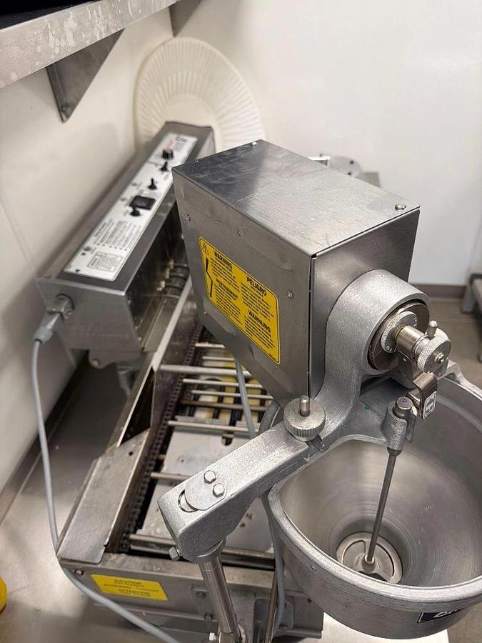 Used Belshaw Donut Robot Mark V Automatic Donut Fryer System Donut - EXCELLENT CONDITION