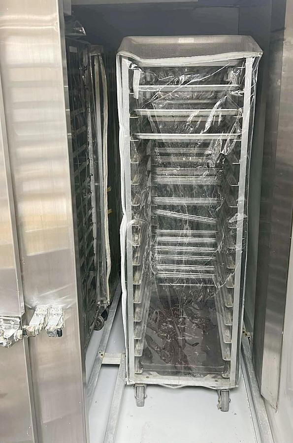 Used Roll in Proofer - hold 6  bun pan carts  -SEE VIDEO