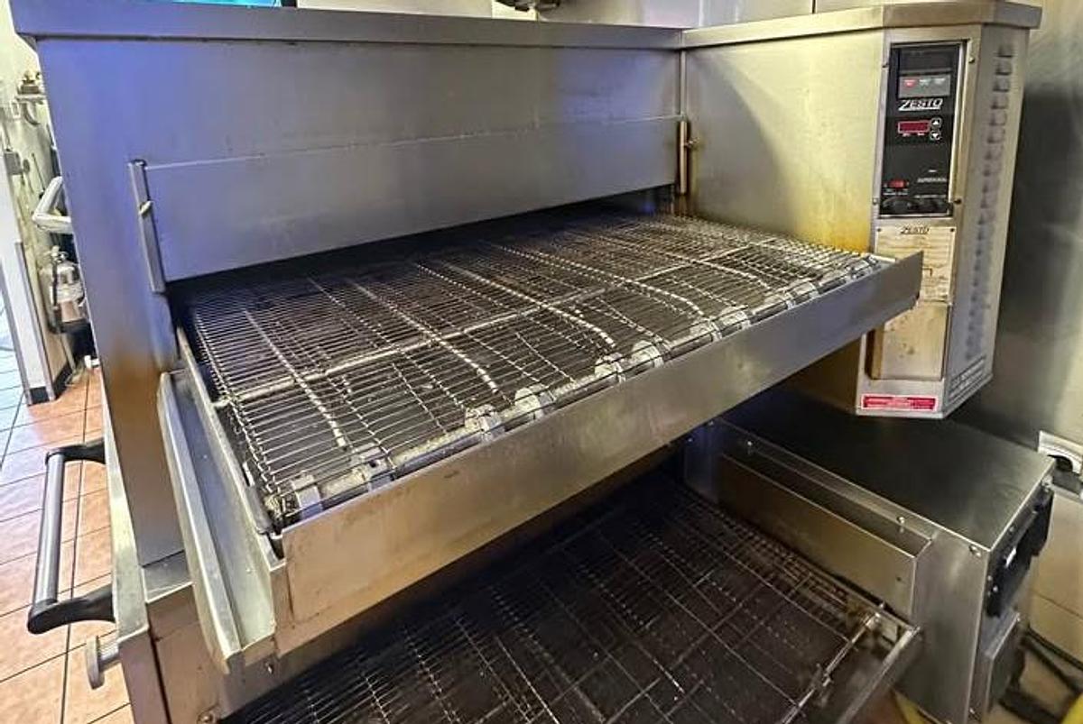 Used Zesto conveyor Pizza Oven