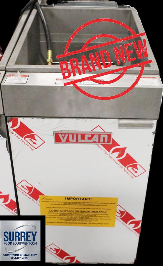 Used BRAND NEW - VULCAN LG300-2C PROPANE DEEP FRYERS -2 AVAILABLE
