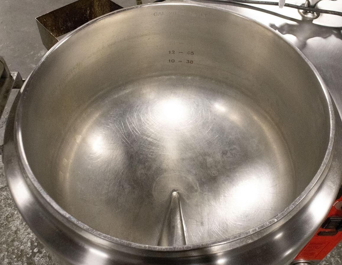 Used VULCAN 20 GALLON STEAM KETTLE - 2 AVAILABLE