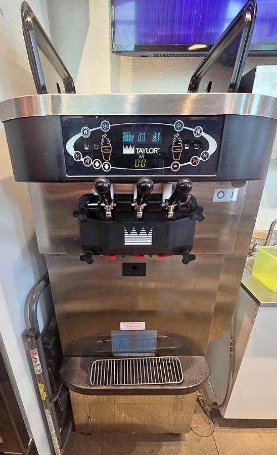 Used Taylor C723 ice cream machine - warranty