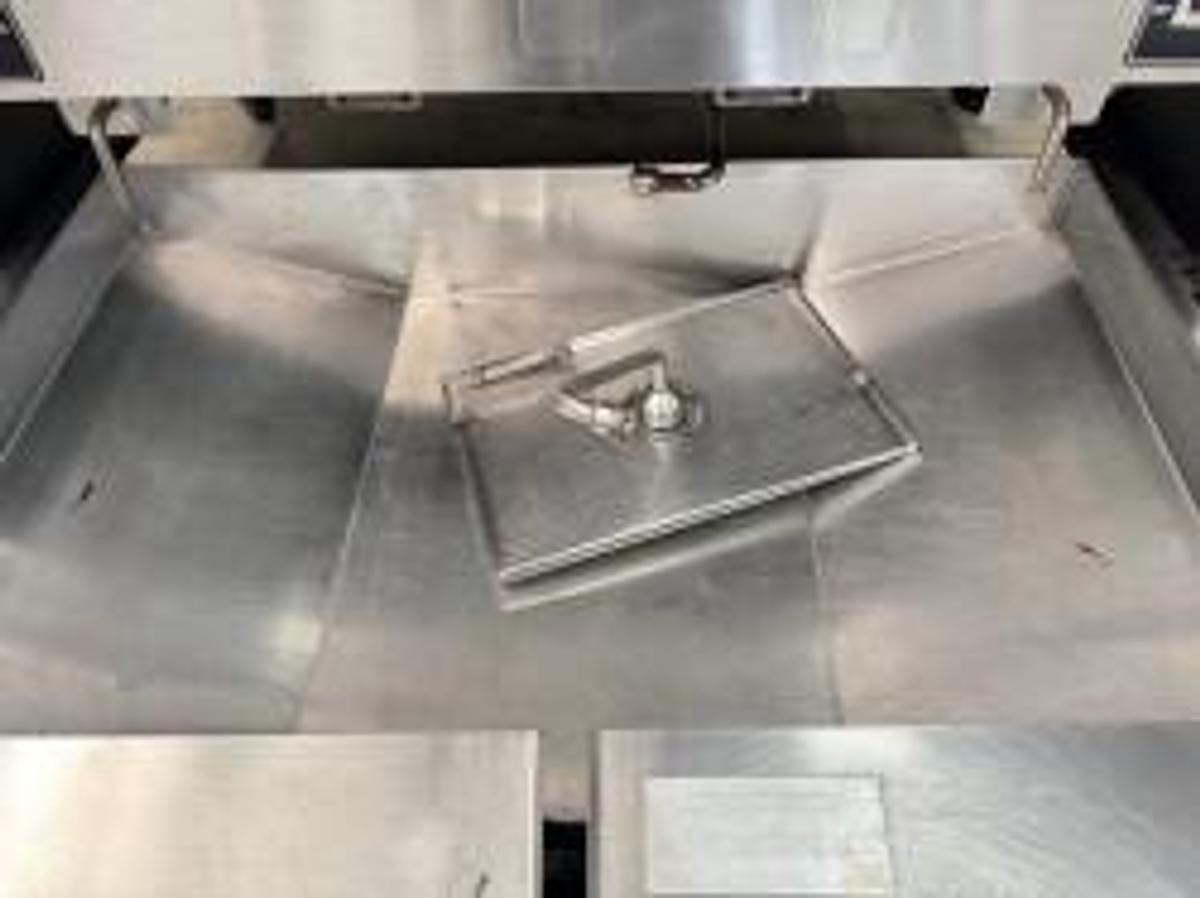 Used Henny Penny 2 Bay Electric Fryer with Filtration & Lift OAE 323